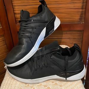 Skechers men’s size 13 black shoe